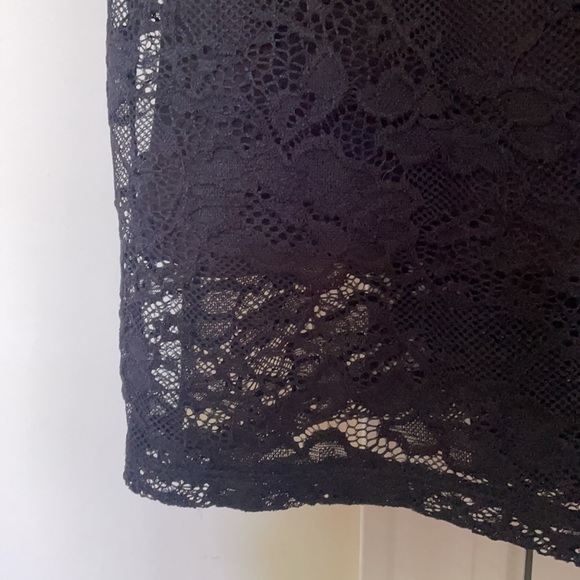 Black Lace High Neck Dress - Picture 3 of 5